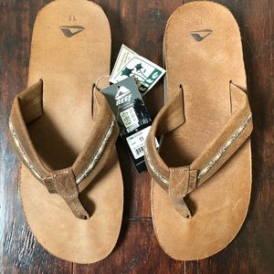 🌊 NWT REEF men’s sandals